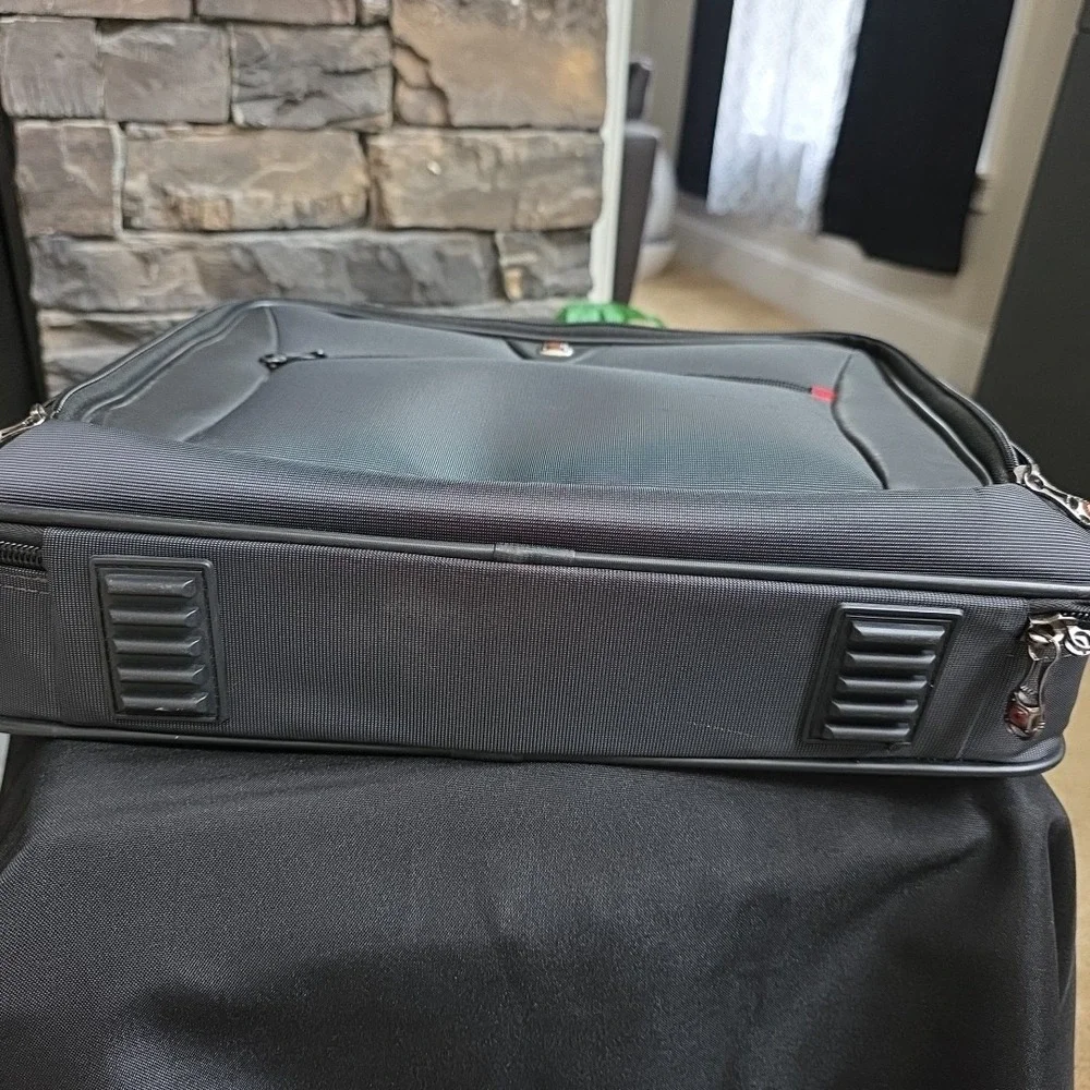 Wenger Swiss Gear Computer Laptop Tablet Carrying Black Briefcase Travel Bag